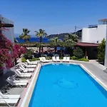 Beyaz Ξενοδοχείο