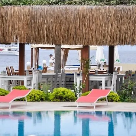 Beyaz Hotell Golturkbuku