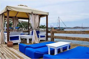 Beyaz Hotell Golturkbuku